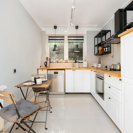 Dom Sianowska 130 M2, Parking & 3 Balkony By Renters Apartamento