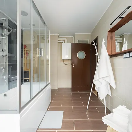 Apartment Dom Sianowska 130 M2, Parking & 3 Balkony By Renters *