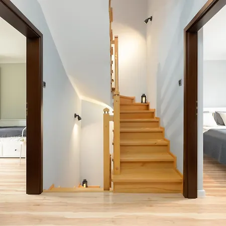 Dom Sianowska 130 M2, Parking & 3 Balkony By Renters Apartment