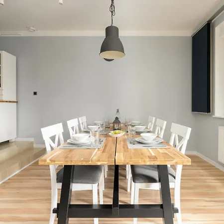 Dom Sianowska 130 M2, Parking & 3 Balkony By Renters Apartment Posen