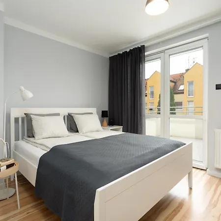 Dom Sianowska 130 M2, Parking & 3 Balkony By Renters Apartamento